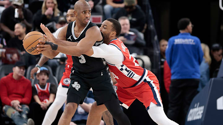 San Antonio Spurs v Los Angeles Clippers