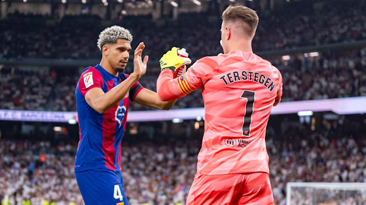 Ronald Araújo e Ter Stegen não têm presença certa na próxima temporada do Barcelona Ronald Araújo e Ter Stegen não têm presença certa na próxima temporada do Barcelona