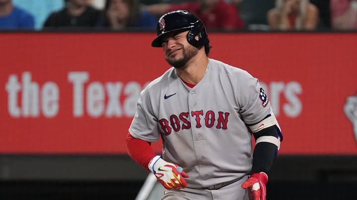 Sep 17, 2026; Arlington, Texas, USA; Boston Red Sox first baseman Willson Contreras (40) reacts after being hit by a pitch against the Texas Rangers during the eighth inning at Globe Life Field. Mandatory Credit: Raymond Carlin III-Imagn Images Sep 17, 2026; Arlington, Texas, USA; Boston Red Sox first baseman Willson Contreras (40) reacts after being hit by a pitch against the Texas Rangers during the eighth inning at Globe Life Field. Mandatory Credit: Raymond Carlin III-Imagn Images