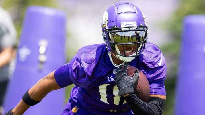 Vikings WR Justin Jefferson at an offseason practice. Vikings WR Justin Jefferson at an offseason practice.