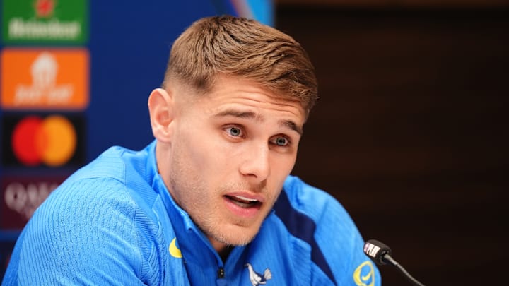 Micky van de Ven has slandered the reporting around Tottenham.