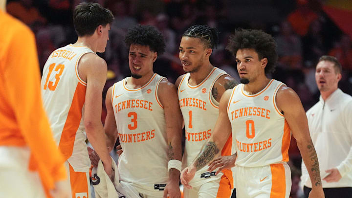 The Tennessee Volunteers are home favorites against Texas A&M in on Tuesday night.