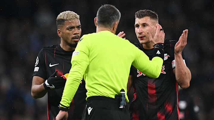 Manchester City a bénéficié d'un penalty très litigieux.