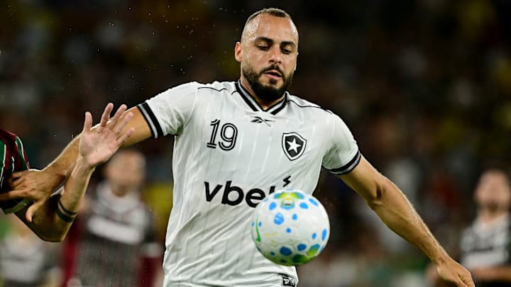 Arthur Cabral é uma das principais esperanças do Botafogo 