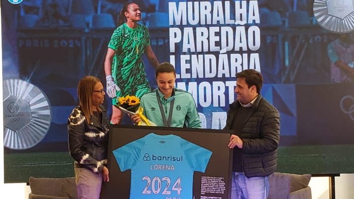 Goleira da Seleção Brasileira recebeu homenagem após ganhar medalha nas Olimpíadas de Paris