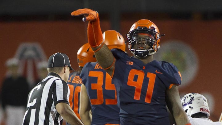 Sep 8, 2018; Champaign, IL, USA; Illinois Fighting Illini defensive lineman Jamal Woods (91)