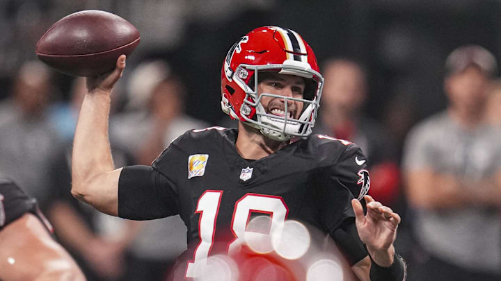 Oct 3, 2024; Atlanta, Georgia, USA; Atlanta Falcons quarterback Kirk Cousins (18) passes against the Tampa Bay Buccaneers during the first quarter at Mercedes-Benz Stadium. Mandatory Credit: Dale Zanine-Imagn Images Oct 3, 2024; Atlanta, Georgia, USA; Atlanta Falcons quarterback Kirk Cousins (18) passes against the Tampa Bay Buccaneers during the first quarter at Mercedes-Benz Stadium. Mandatory Credit: Dale Zanine-Imagn Images