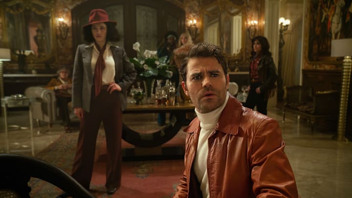 There's a murder mystery on the holodeck, and only La'an can solve it as 20th century detective, Amelia Moon, in Star Trek: Strange New Worlds, "A Space Adventure Hour."