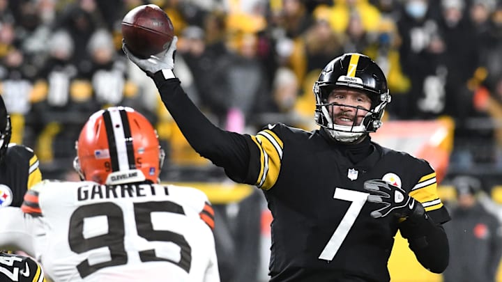 Jan 3, 2022; Pittsburgh, Pennsylvania, USA; Pittsburgh Steelers quarterback Ben Roethlisberger (7) throws a pass under pressure from Cleveland Browns defensive end Myles Garrett (95) during the fourth quarter at Heinz Field. Mandatory Credit: Philip G. Pavely-Imagn Images Jan 3, 2022; Pittsburgh, Pennsylvania, USA; Pittsburgh Steelers quarterback Ben Roethlisberger (7) throws a pass under pressure from Cleveland Browns defensive end Myles Garrett (95) during the fourth quarter at Heinz Field. Mandatory Credit: Philip G. Pavely-Imagn Images