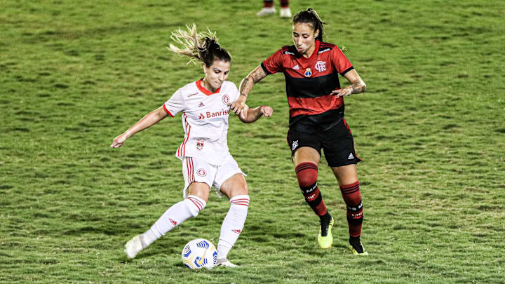 No jogo de ida das quartas, Internacional venceu o Flamengo no Rio de Janeiro por 3 a 1