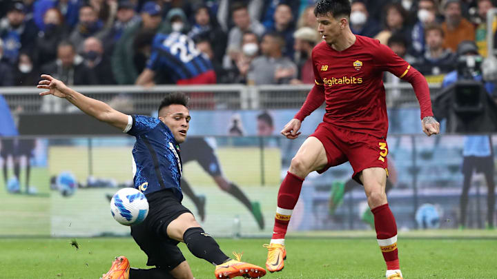 Ibañez, que estava com a seleção brasileira, é atração na Roma