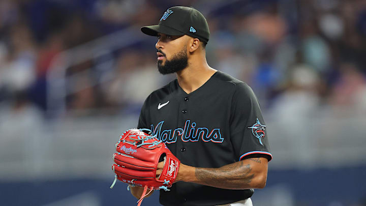 Los Marlins esperan recibir prospectos de primer nivel por Sandy Alcántara