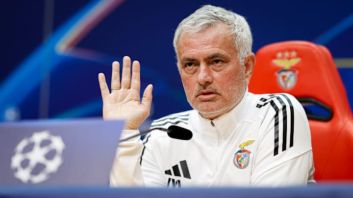 FBL-EUR-C1-BENFICA-PRESSER