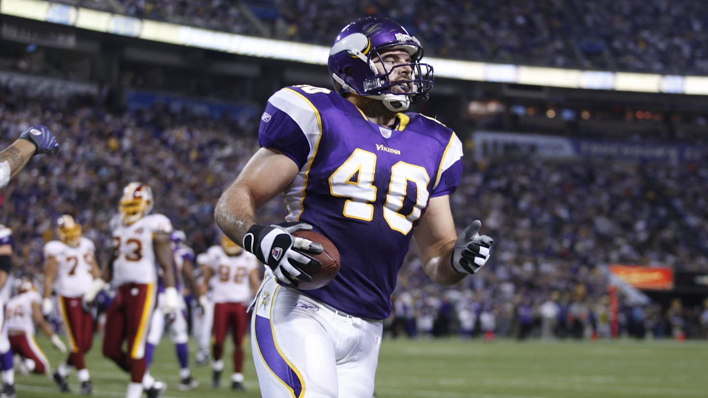 Vikings notes: LB added to practice squad, Kleinsasser goes into CFB HOF