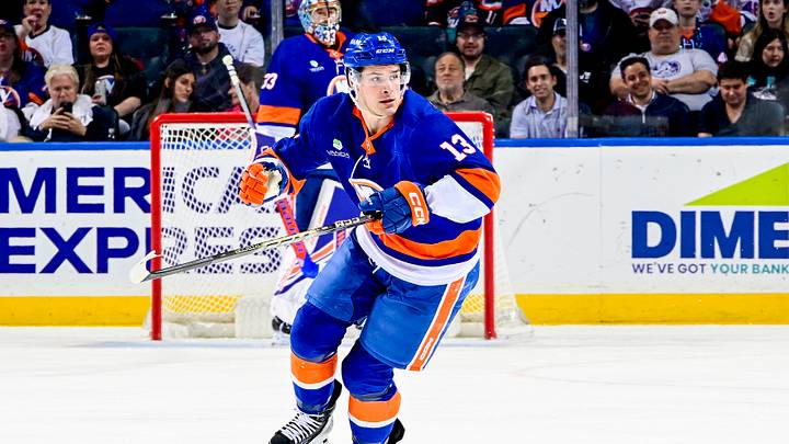 Carolina Hurricanes v New York Islanders