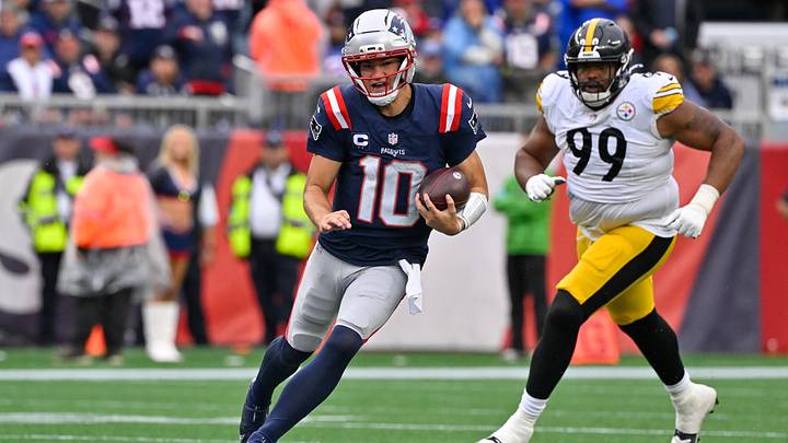 September 20, 2026; Foxborough, Massachusetts, USA; New England Patriots quarterback Drake Maye (10) runs the ball during the second half against the Pittsburgh Steelers at Gillette Stadium. Mandatory Credit: Eric Canha-Imagn Images September 20, 2026; Foxborough, Massachusetts, USA; New England Patriots quarterback Drake Maye (10) runs the ball during the second half against the Pittsburgh Steelers at Gillette Stadium. Mandatory Credit: Eric Canha-Imagn Images