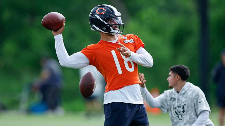 Chicago Bears quarterback Caleb Williams (18) looks to pass the ball during Minicamp at Halas Hall. Mandatory Credit: Kamil Krzaczynski-Imagn Images Chicago Bears quarterback Caleb Williams (18) looks to pass the ball during Minicamp at Halas Hall. Mandatory Credit: Kamil Krzaczynski-Imagn Images