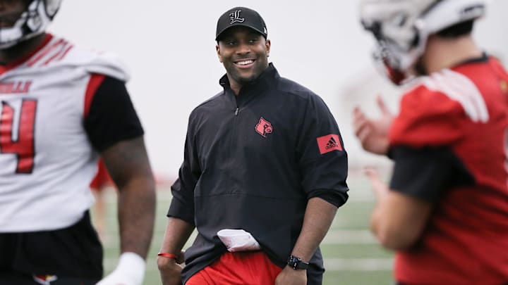 U of L inside linebackers coach Derek Nicholson watches practice at the Trager Center in Louisville, Ky. on Mar. 6, 2020.

Uofl01 Sam