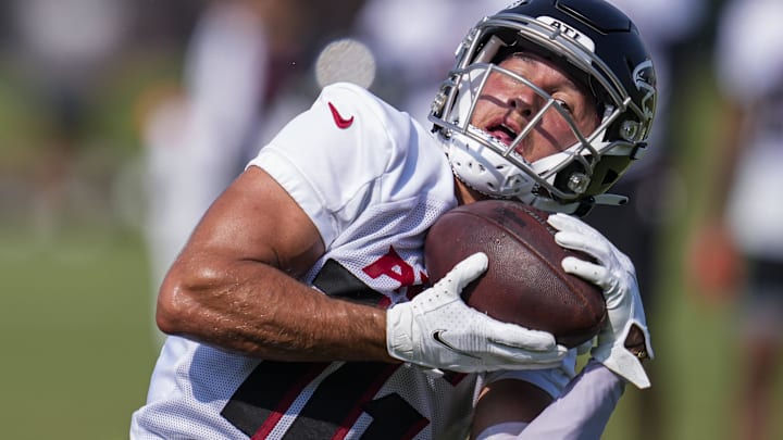 Former Steelers, Falcons and Buccaneers receiver hauls in a pass in Atlanta training camp.