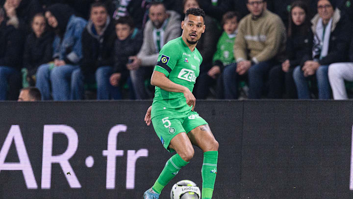 Timothée Kolodziejczak spielte zuletzt für St. Etienne Timothée Kolodziejczak spielte zuletzt für St. Etienne