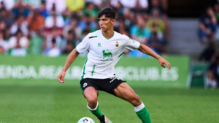 Racing de Santander mit starkem Sergio Martinez
