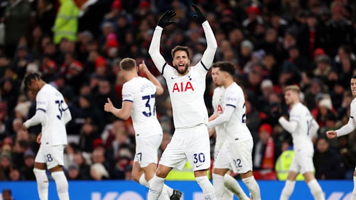 Manchester United v Tottenham Hotspur - Premier League