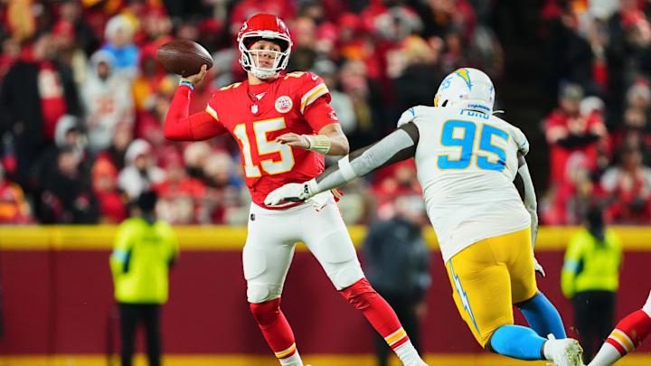 Los Angeles Chargers v Kansas City Chiefs