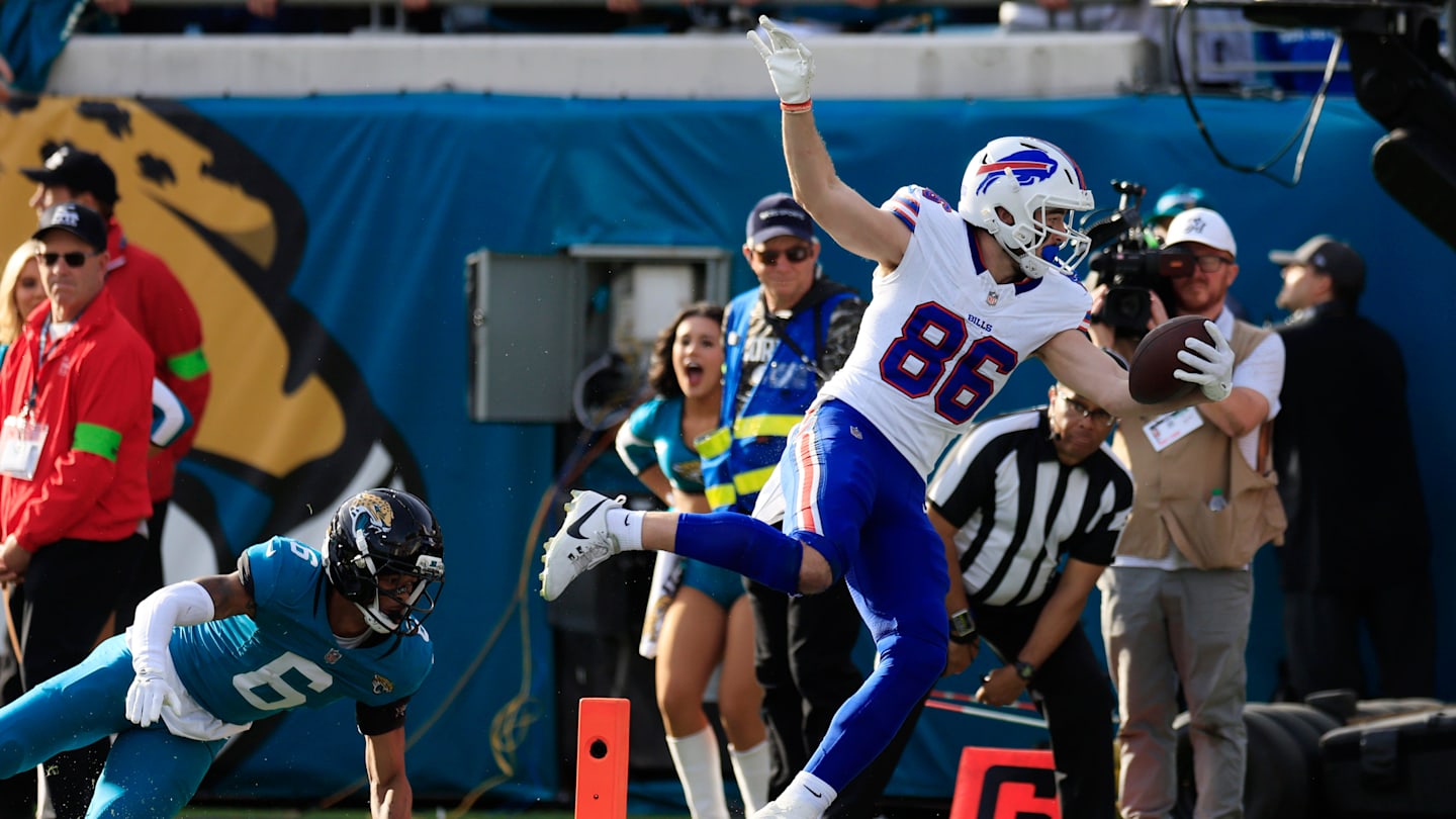 Dalton Kincaid's status revealed by Bills' head coach after TE seen in walking boot