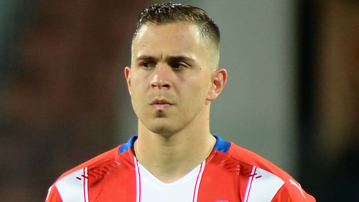 A petición del técnico argentino Antonio Mohamed, Toluca maneja como otra opción para la defensiva al paraguayo Robert Piris del Cerro Porteño.