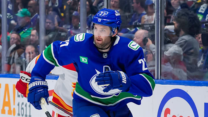 Calgary Flames v Vancouver Canucks