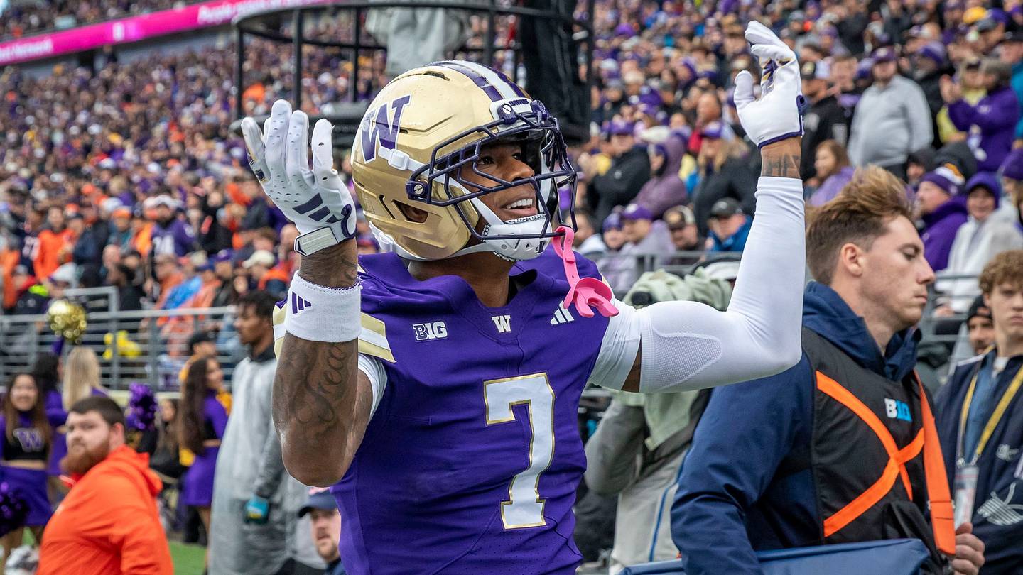 Fisch Gives Up His Husky Security Blanket To The NFL