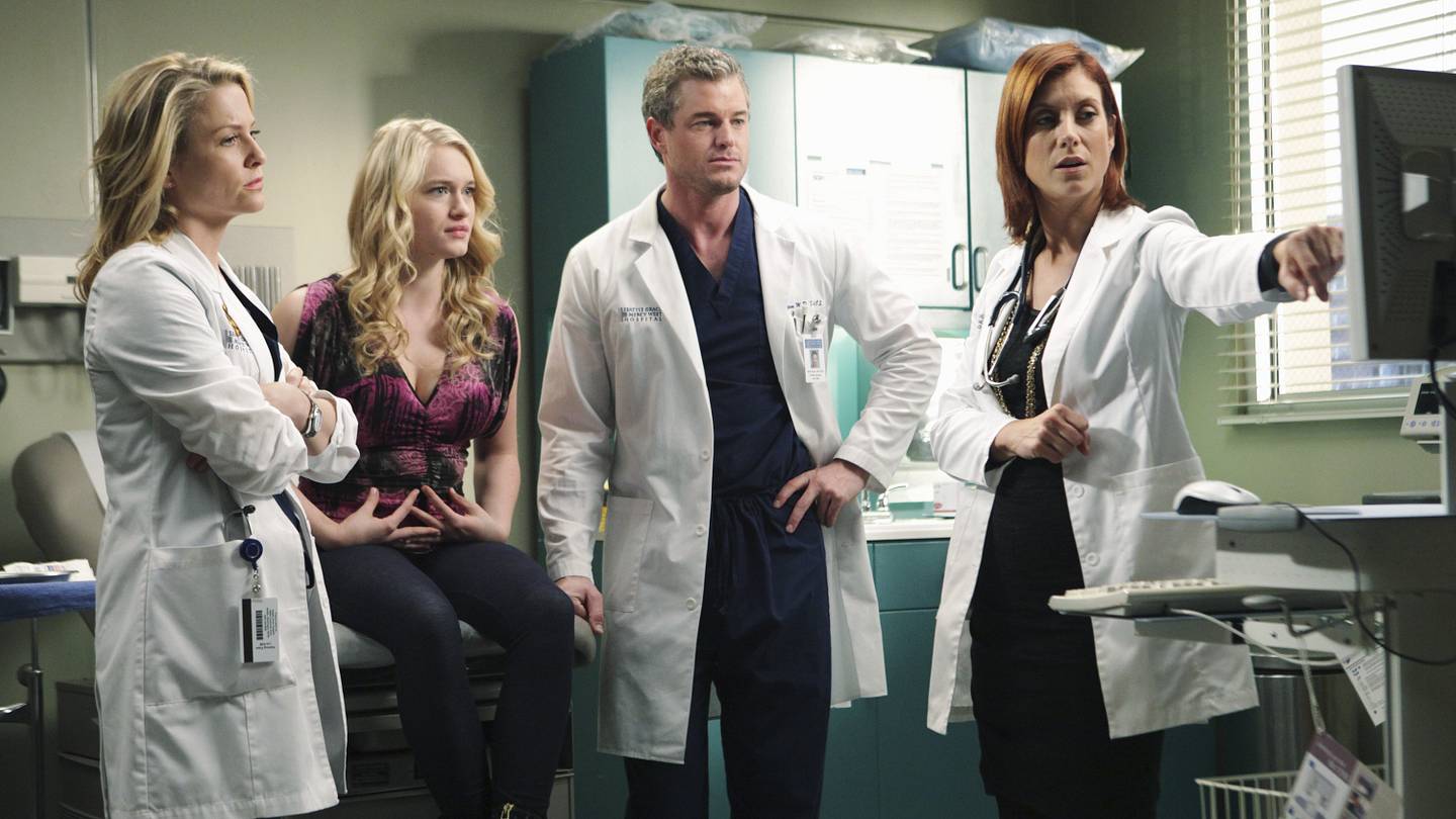 Grey's Anatomy star begs Shonda Rhimes to bring her back for Texas spinoff