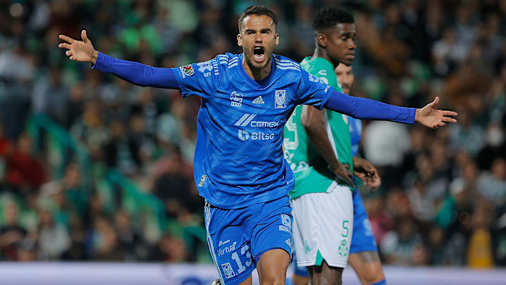 Somos Pumas dio a conocer que el defensa de Tigres, Diego Reyes, estaría en el radar de los Pumas y próximamente podrían mandar una oferta. Somos Pumas dio a conocer que el defensa de Tigres, Diego Reyes, estaría en el radar de los Pumas y próximamente podrían mandar una oferta.