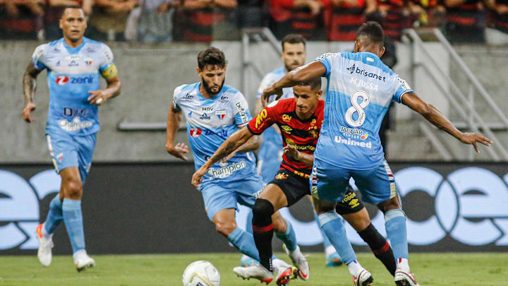 Vale taça! Fortaleza e Sport Recife batalham pelo título da Copa do Nordeste. Vale taça! Fortaleza e Sport Recife batalham pelo título da Copa do Nordeste.