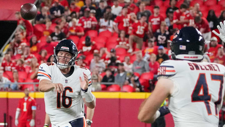 Austin Reed throws to Tommy Sweeney in the second half of Thursday's 34-21 Bears win over Kansas City. Austin Reed throws to Tommy Sweeney in the second half of Thursday's 34-21 Bears win over Kansas City.