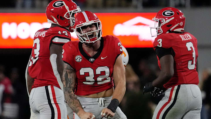 Georgia linebacker Chaz Chambliss (32).