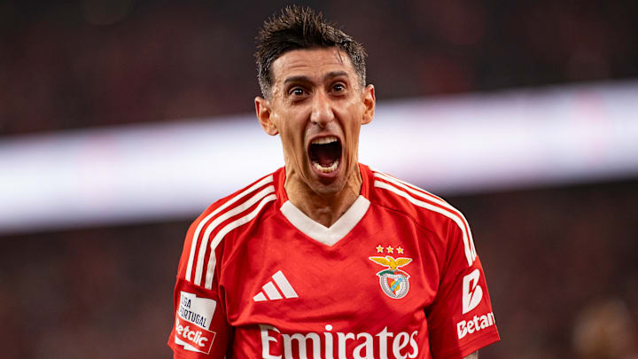 Angel Di Maria a joué avec Messi et Ronaldo dans sa carrière.