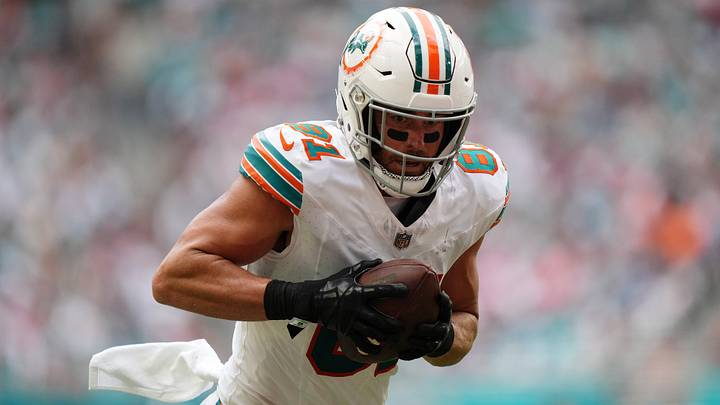 Oct 29, 2023; Miami Gardens, Florida, USA; Miami Dolphins tight end Durham Smythe (81) catches a pass against the New England Patriots during the second half at Hard Rock Stadium. Mandatory Credit: Jasen Vinlove-USA TODAY Sports Oct 29, 2023; Miami Gardens, Florida, USA; Miami Dolphins tight end Durham Smythe (81) catches a pass against the New England Patriots during the second half at Hard Rock Stadium. Mandatory Credit: Jasen Vinlove-USA TODAY Sports