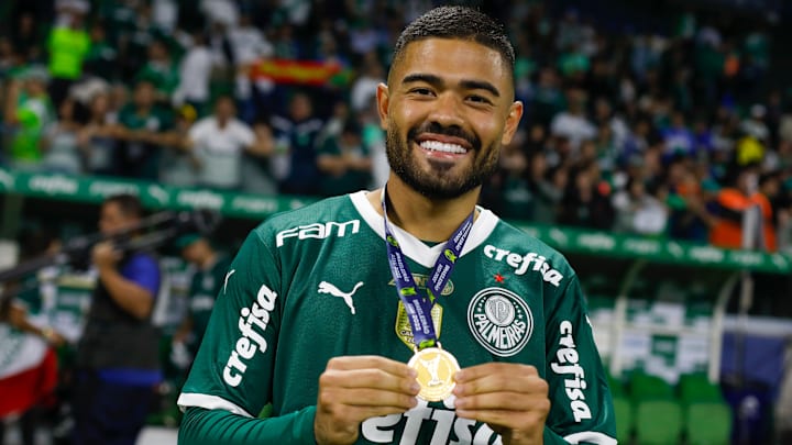 El centrocampista brasileño Bruno Tabata, del Palmeiras, se une a la lista de opciones de Rayados para reforzarse.