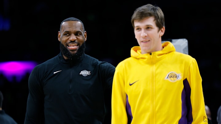 Shaquille O'Neal piensa que los Lakers no deberían basar su ofensiva en LeBron James