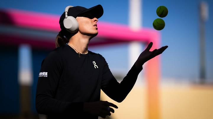 Iga Świątek has a warmup setlist filled with rock music that she says is the best way to pump herself up for a match. 