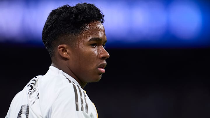 Endrick é o camisa 9 do Real Madrid, mas tem sido pouco aproveitado pelo técnico Xabi Alonso