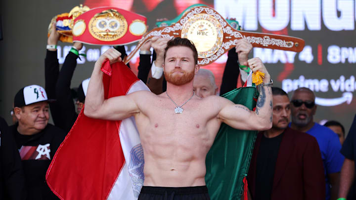 David Benavidez asegura que "Canelo" Álvarez le tiene miedo, y por eso no pelea contra él