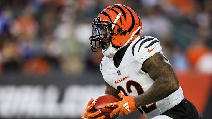 Aug 22, 2024; Cincinnati, Ohio, USA; Cincinnati Bengals running back Trayveon Williams (32) runs with the ball against the Indianapolis Colts in the first half at Paycor Stadium. Mandatory Credit: Katie Stratman-Imagn Images