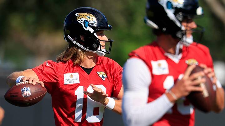 Jacksonville Jaguars quarterback Trevor Lawrence (16) looks to pass during the third day of minicamp at the Miller Electric Center, Thursday, June 11, 2026, in Jacksonville, Fla.