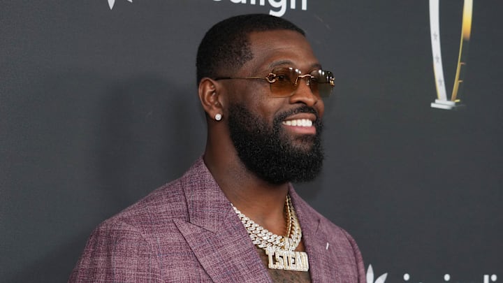 Feb 6, 2025; New Orleans, LA, USA; Terron Armstead on the red carpet before Super Bowl LIX NFL Honors at Saenger Theatre. Mandatory Credit: Kirby Lee-Imagn Images Feb 6, 2025; New Orleans, LA, USA; Terron Armstead on the red carpet before Super Bowl LIX NFL Honors at Saenger Theatre. Mandatory Credit: Kirby Lee-Imagn Images