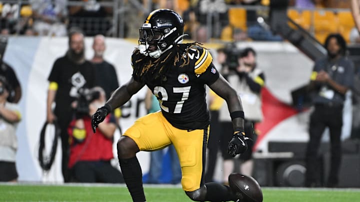 Aug 16, 2025; Pittsburgh, Pennsylvania, USA; Pittsburgh Steelers running back Trey Sermon (27) celebrates a touchdown  against the Tampa Bay Buccaneers during the second half at Acrisure Stadium. Mandatory Credit: Barry Reeger-Imagn Images