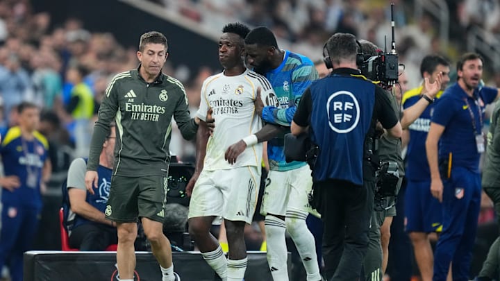 Vinicius Junior musste von Antonio Rüdiger beruhigt werden Vinicius Junior musste von Antonio Rüdiger beruhigt werden