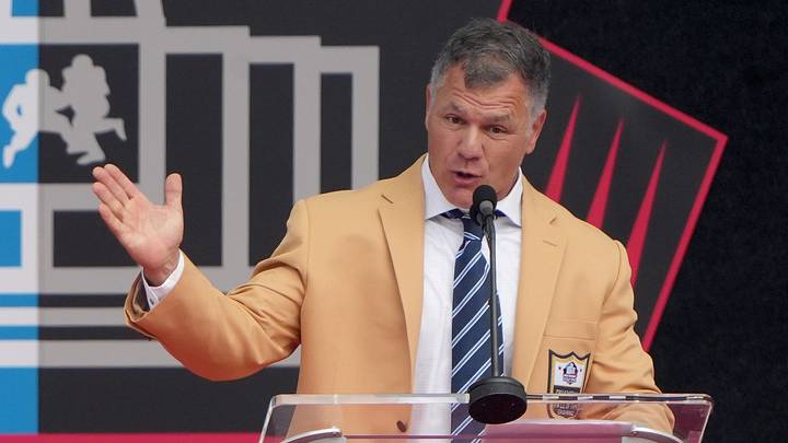 Adam Vinatieri brought the house down during his Hall of Fame speech. Adam Vinatieri brought the house down during his Hall of Fame speech.