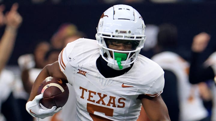 Texas Longhorns wide receiver Adonai Mitchell (5)